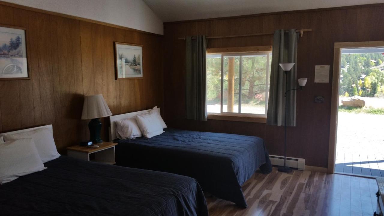 Alpine Moose Hotel 3*